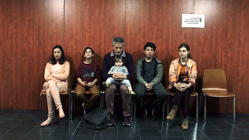 Dieser alleinerziehende Vater kämpfte darum, 5 Geschwister unter 7 Jahren zu adoptieren, bevor sie getrennt wurden – Der Richter brach zusammen, nachdem er erfuhr, warum