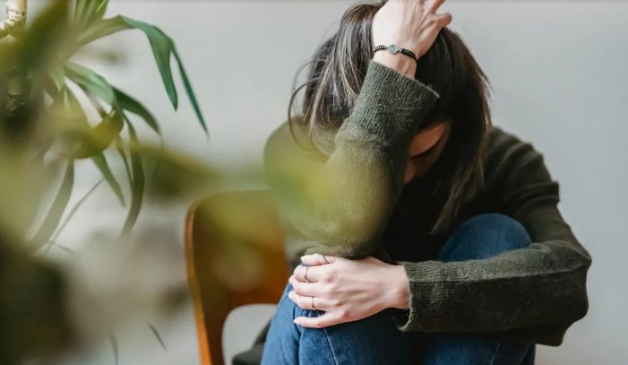 Meine Stiefmutter hat mich und meine Kinder aus unserem eigenen Haus geworfen — und der Grund hat mich sprachlos gemacht.