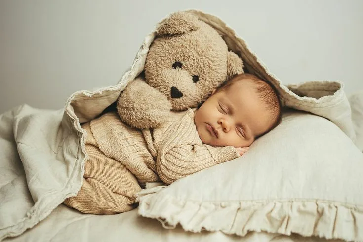 Ich brachte mein Baby zur Welt und stellte es zum ersten Mal dem Großvater vor, der mich großgezogen hatte – Als er ihr Gesicht sah, brach er in Tränen aus.