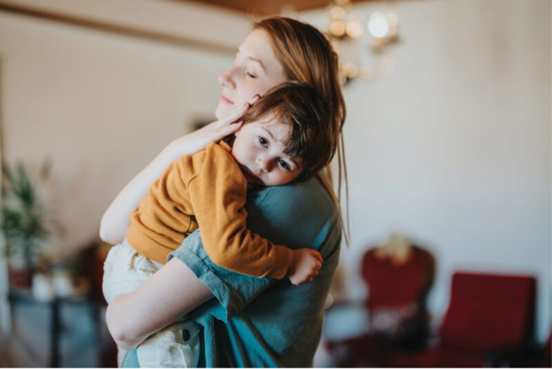 „DER ARZT SAH MEINE 5-JÄHRIGE TOCHTER AN UND FRAGTE: ‚GEHT ES IHREM SOHN GUT?‘ – DA ENTDECKTE ICH, WAS MEIN MANN FÜNF JAHRE LANG VOR MIR VERHEIMLICHT HATTE!“