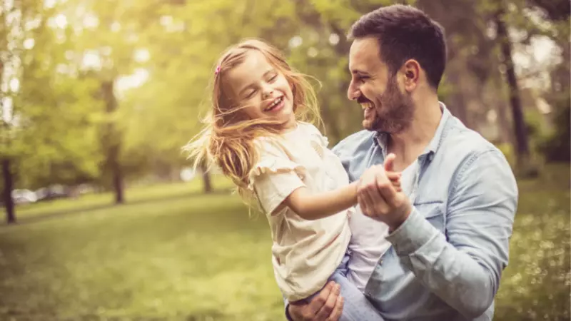 Nach dem Tod meines Vaters erfuhr ich, dass ich nicht seine leibliche Tochter war … Doch das Schlimmste kam erst, als meine bislang unbekannte Schwester auftauchte und das Haus forderte, in dem ich meine gesamte Kindheit verbracht hatte!
