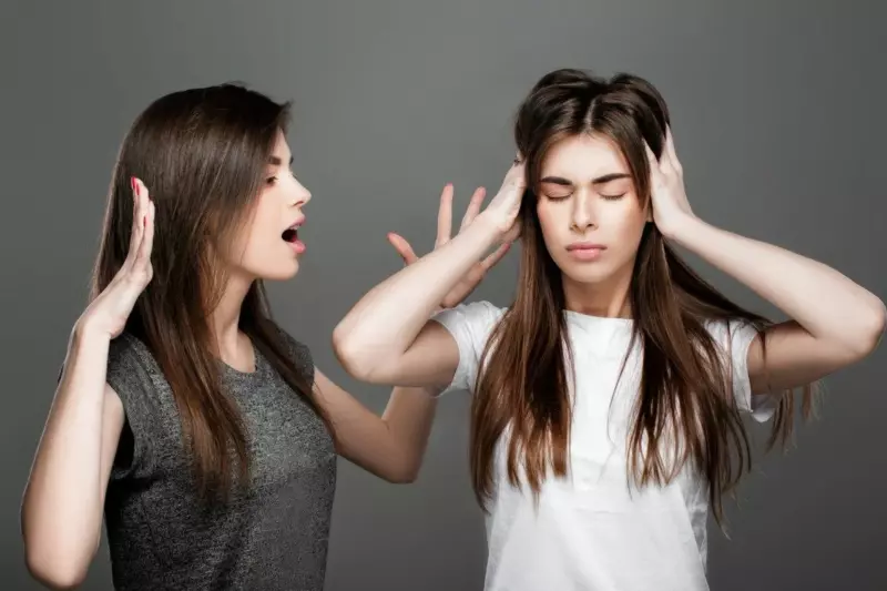 Meine Schwester nannte mich eine Betrügerin und versuchte gemeinsam mit meinen Eltern, mir die Anwaltszulassung entziehen zu lassen … Doch als die Richterin meine Akte öffnete, ließ ihr nächster Satz meine ganze Familie erstarren!
